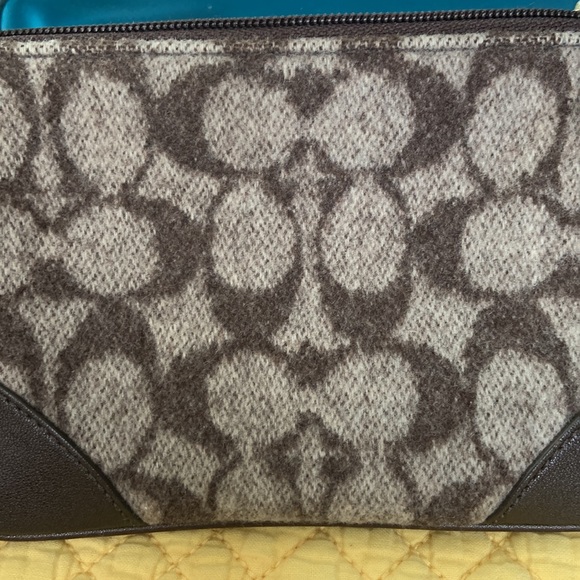 Coach wristlet - Picture 6 of 12